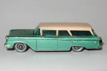 31 B8 Ford Fairlane Station Wagon.jpg